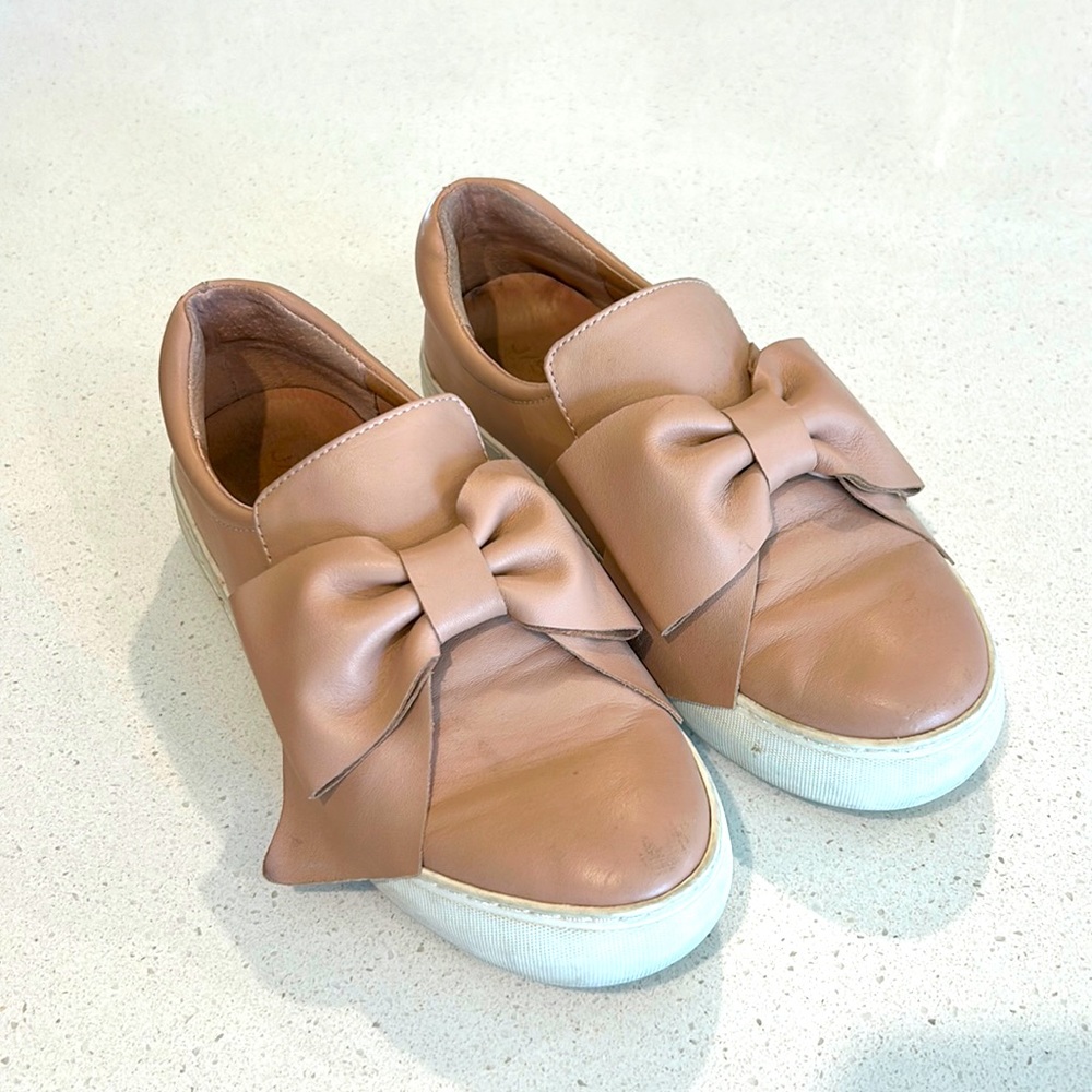 J-Slides bow shoes